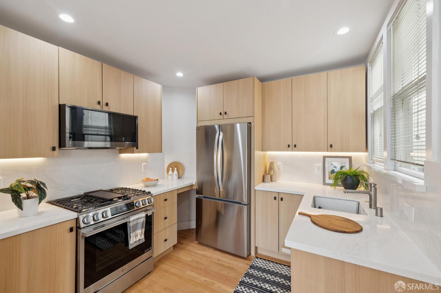 Detail Gallery Image 7 of 12 For 438 Avila St, San Francisco,  CA 94123 - – Beds | – Baths