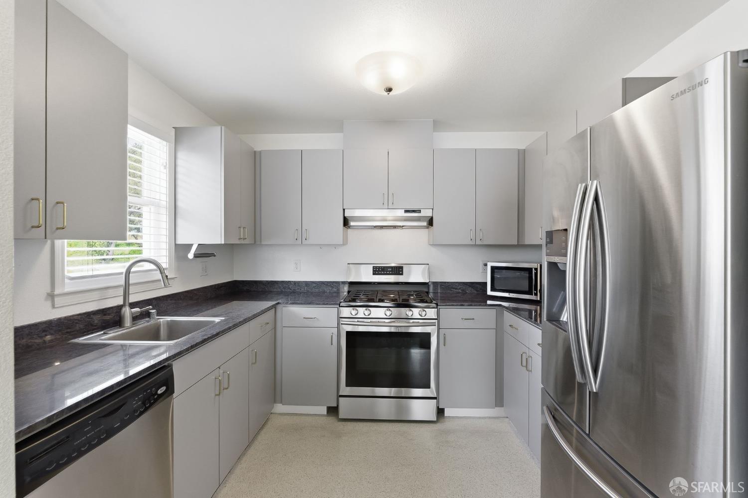 Detail Gallery Image 15 of 51 For 88 Glen Ct, San Francisco,  CA 94112 - 4 Beds | 2 Baths