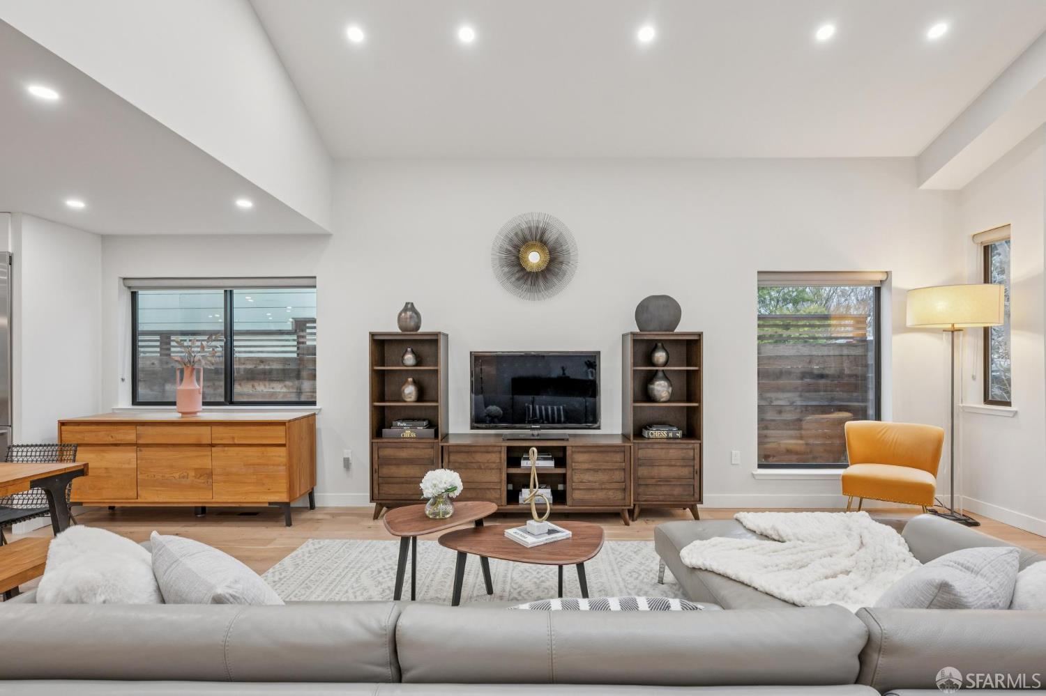 Detail Gallery Image 16 of 99 For 754 Cordilleras Ave, San Carlos,  CA 94070 - 4 Beds | 3 Baths