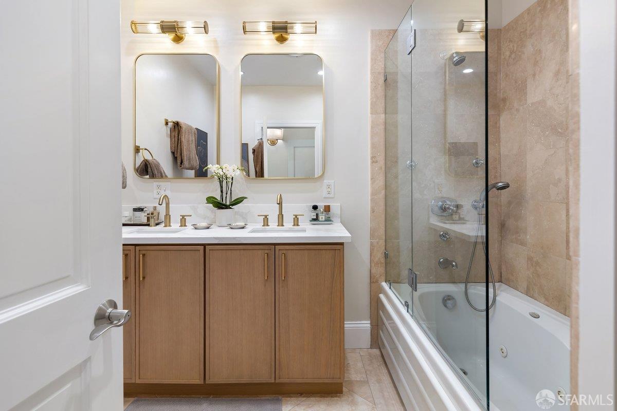 Detail Gallery Image 27 of 85 For 889 Elizabeth St, San Francisco,  CA 94114 - 4 Beds | 3/1 Baths