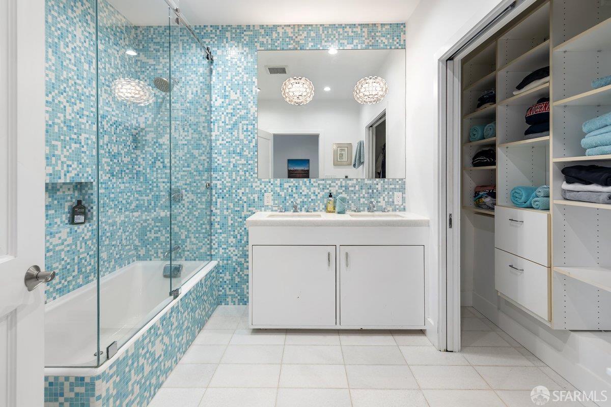 Detail Gallery Image 39 of 85 For 889 Elizabeth St, San Francisco,  CA 94114 - 4 Beds | 3/1 Baths