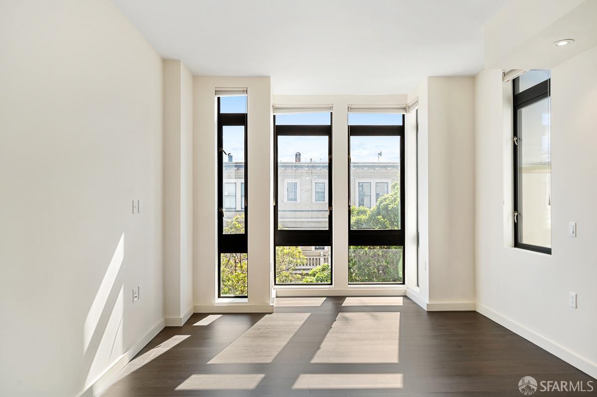 Detail Gallery Image 9 of 21 For 1601 Larkin St #302,  San Francisco,  CA 94109 - 2 Beds | 2 Baths