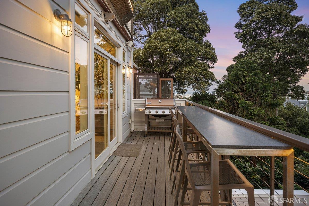 Detail Gallery Image 54 of 85 For 889 Elizabeth St, San Francisco,  CA 94114 - 4 Beds | 3/1 Baths