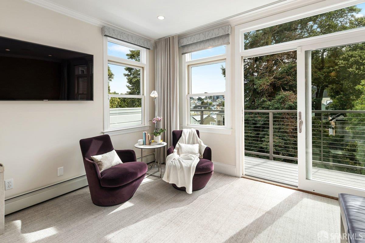 Detail Gallery Image 24 of 85 For 889 Elizabeth St, San Francisco,  CA 94114 - 4 Beds | 3/1 Baths