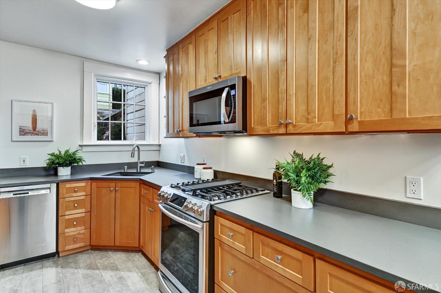 Detail Gallery Image 29 of 59 For 2306 25th Ave, San Francisco,  CA 94116 - 3 Beds | 2 Baths