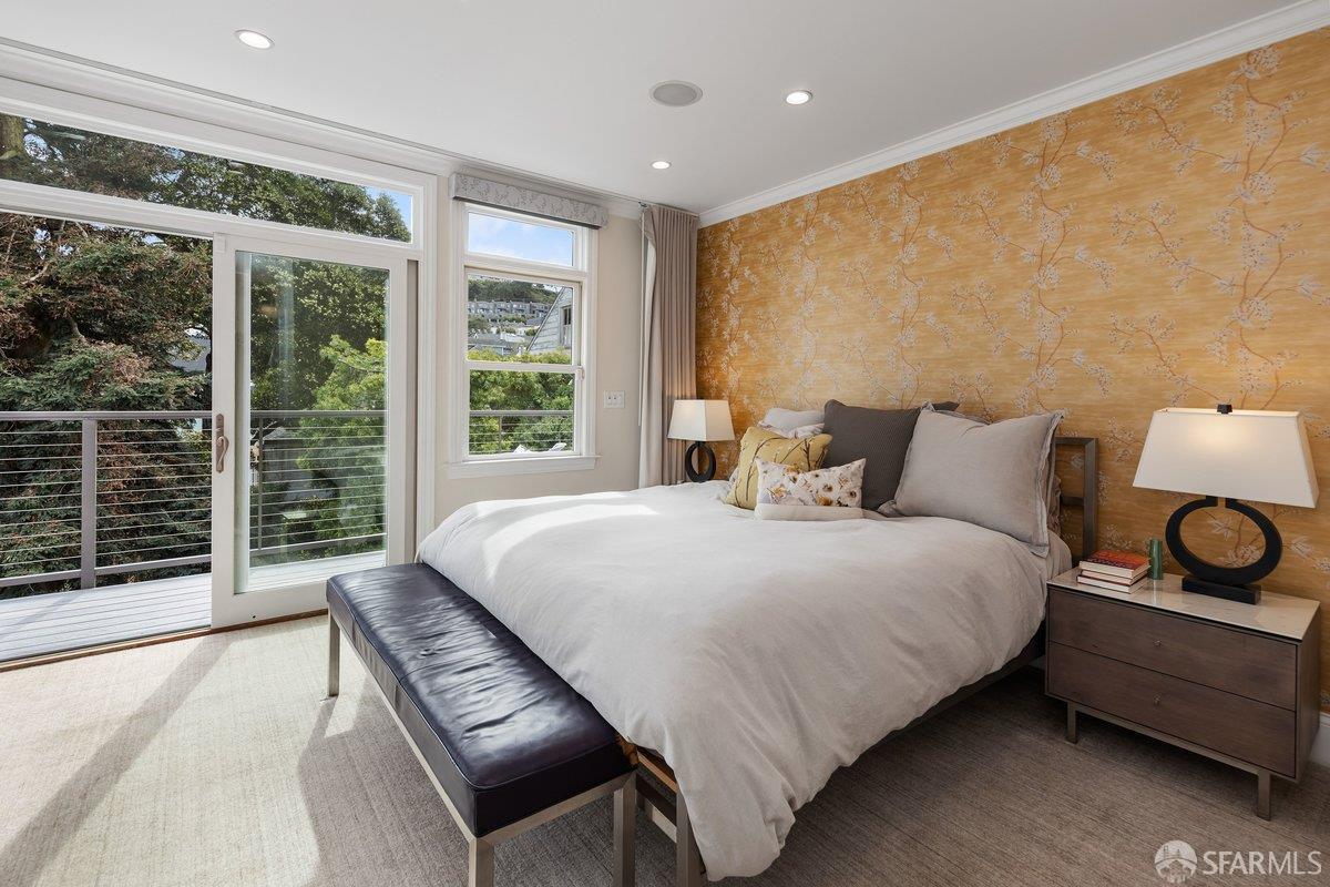 Detail Gallery Image 22 of 85 For 889 Elizabeth St, San Francisco,  CA 94114 - 4 Beds | 3/1 Baths