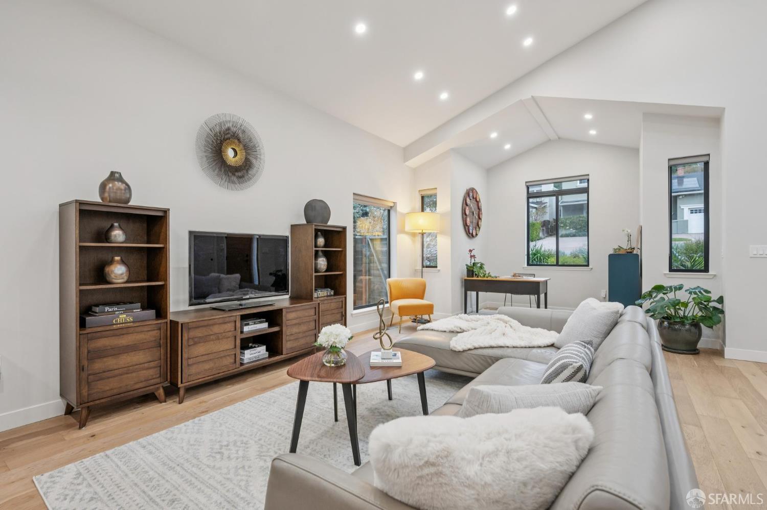 Detail Gallery Image 17 of 99 For 754 Cordilleras Ave, San Carlos,  CA 94070 - 4 Beds | 3 Baths