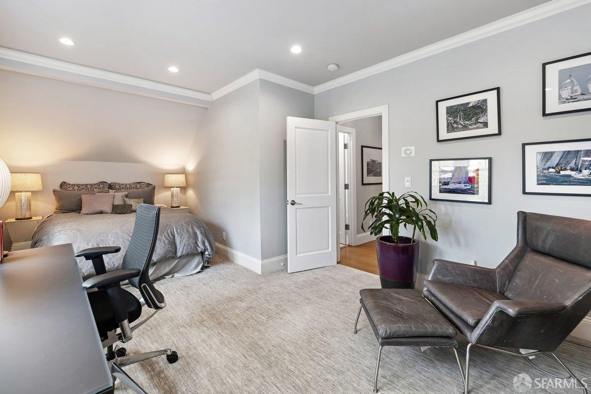 Detail Gallery Image 29 of 85 For 889 Elizabeth St, San Francisco,  CA 94114 - 4 Beds | 3/1 Baths