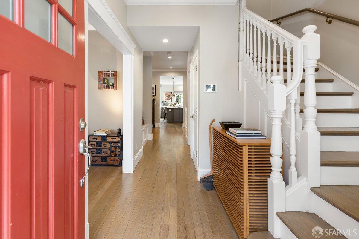 Detail Gallery Image 21 of 85 For 889 Elizabeth St, San Francisco,  CA 94114 - 4 Beds | 3/1 Baths