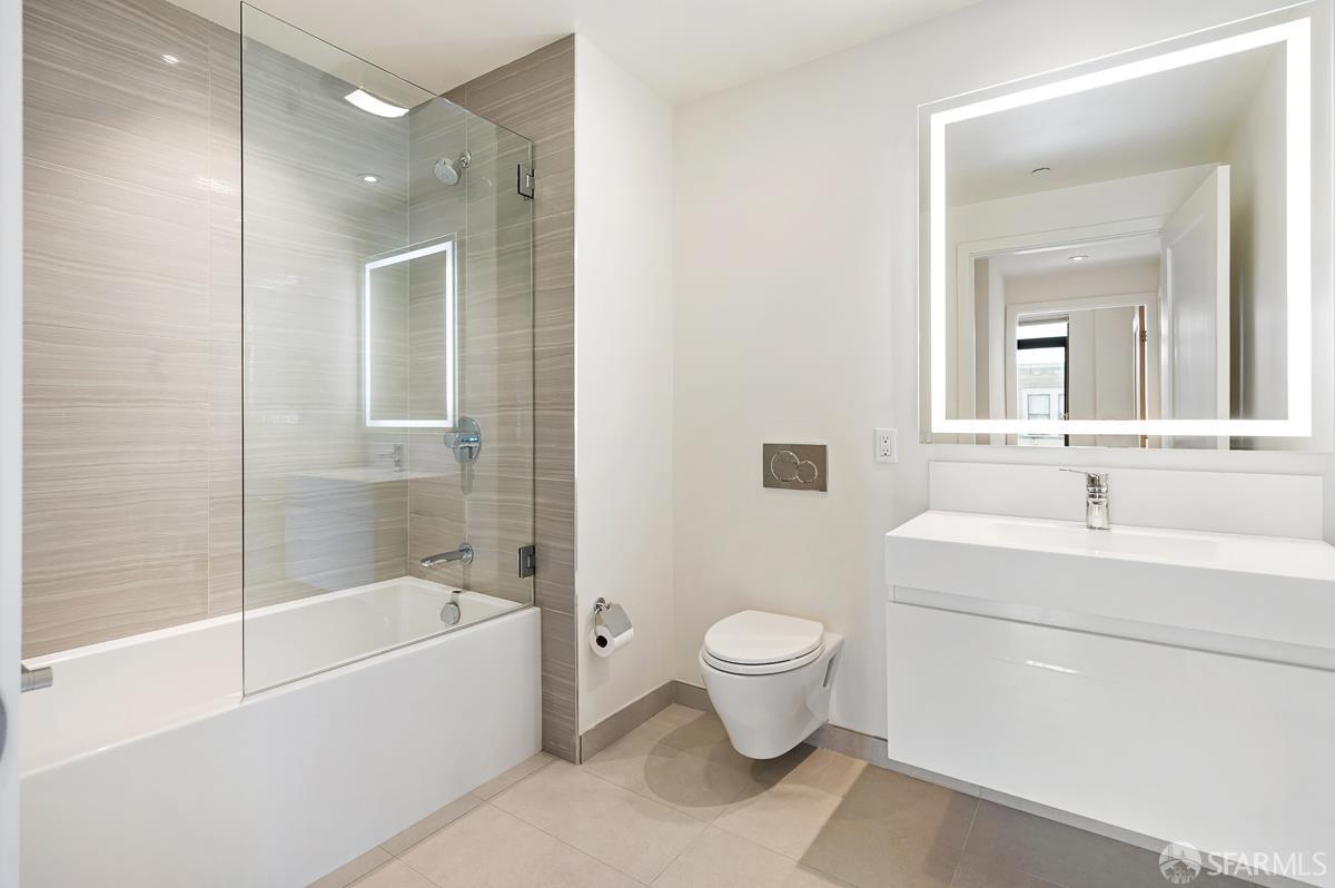 Detail Gallery Image 16 of 21 For 1601 Larkin St #302,  San Francisco,  CA 94109 - 2 Beds | 2 Baths