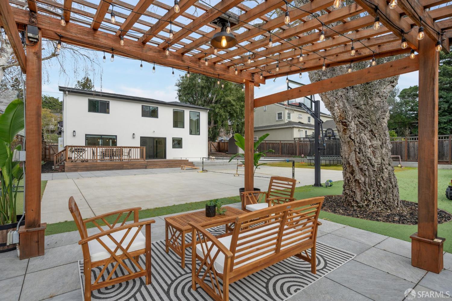 Detail Gallery Image 76 of 99 For 754 Cordilleras Ave, San Carlos,  CA 94070 - 4 Beds | 3 Baths