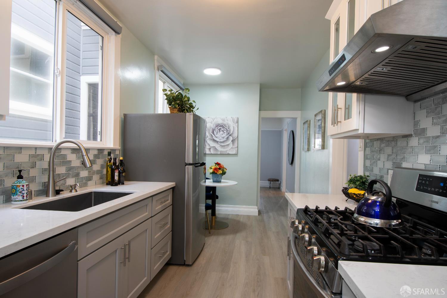 Detail Gallery Image 18 of 37 For 1484 18th Ave, San Francisco,  CA 94127 - 2 Beds | 1 Baths