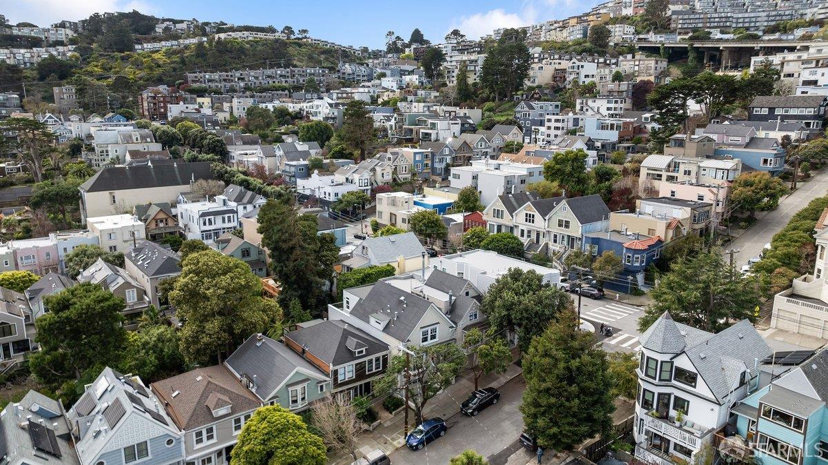 Detail Gallery Image 77 of 85 For 889 Elizabeth St, San Francisco,  CA 94114 - 4 Beds | 3/1 Baths