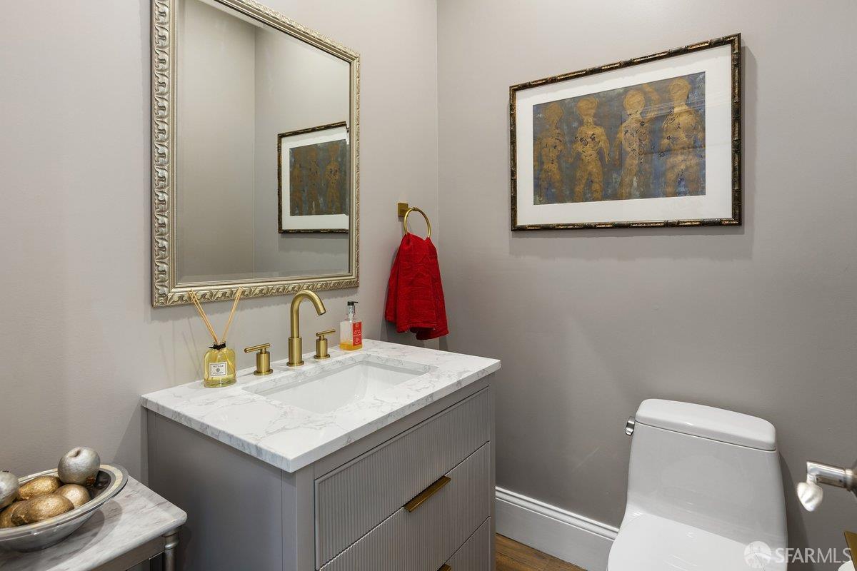 Detail Gallery Image 20 of 85 For 889 Elizabeth St, San Francisco,  CA 94114 - 4 Beds | 3/1 Baths