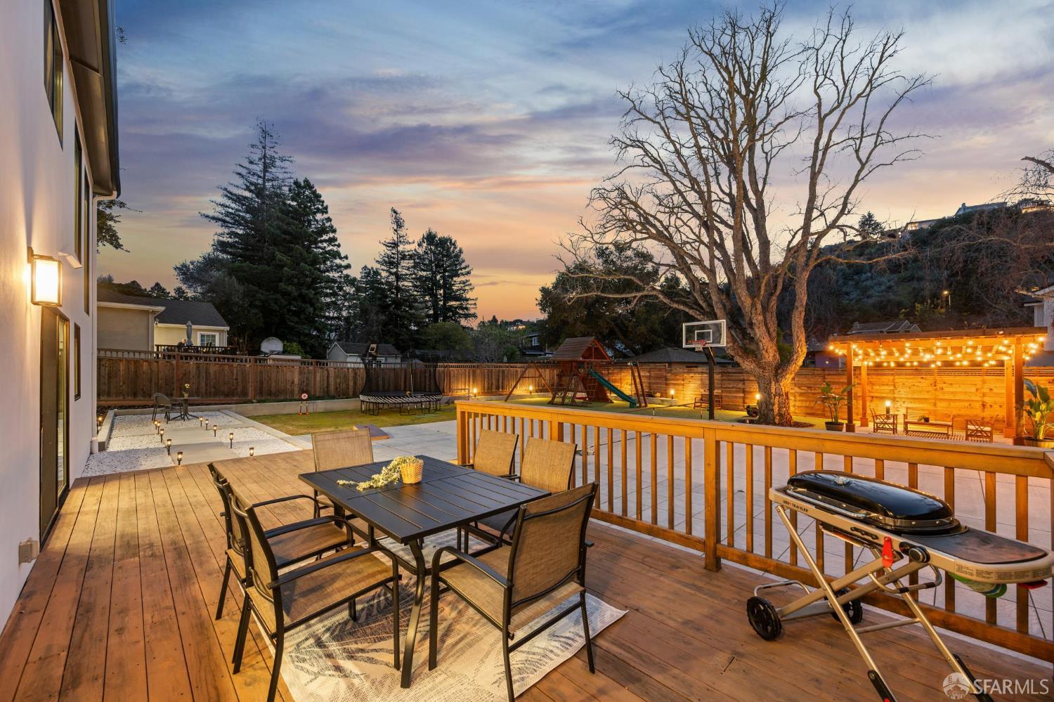 Detail Gallery Image 11 of 99 For 754 Cordilleras Ave, San Carlos,  CA 94070 - 4 Beds | 3 Baths