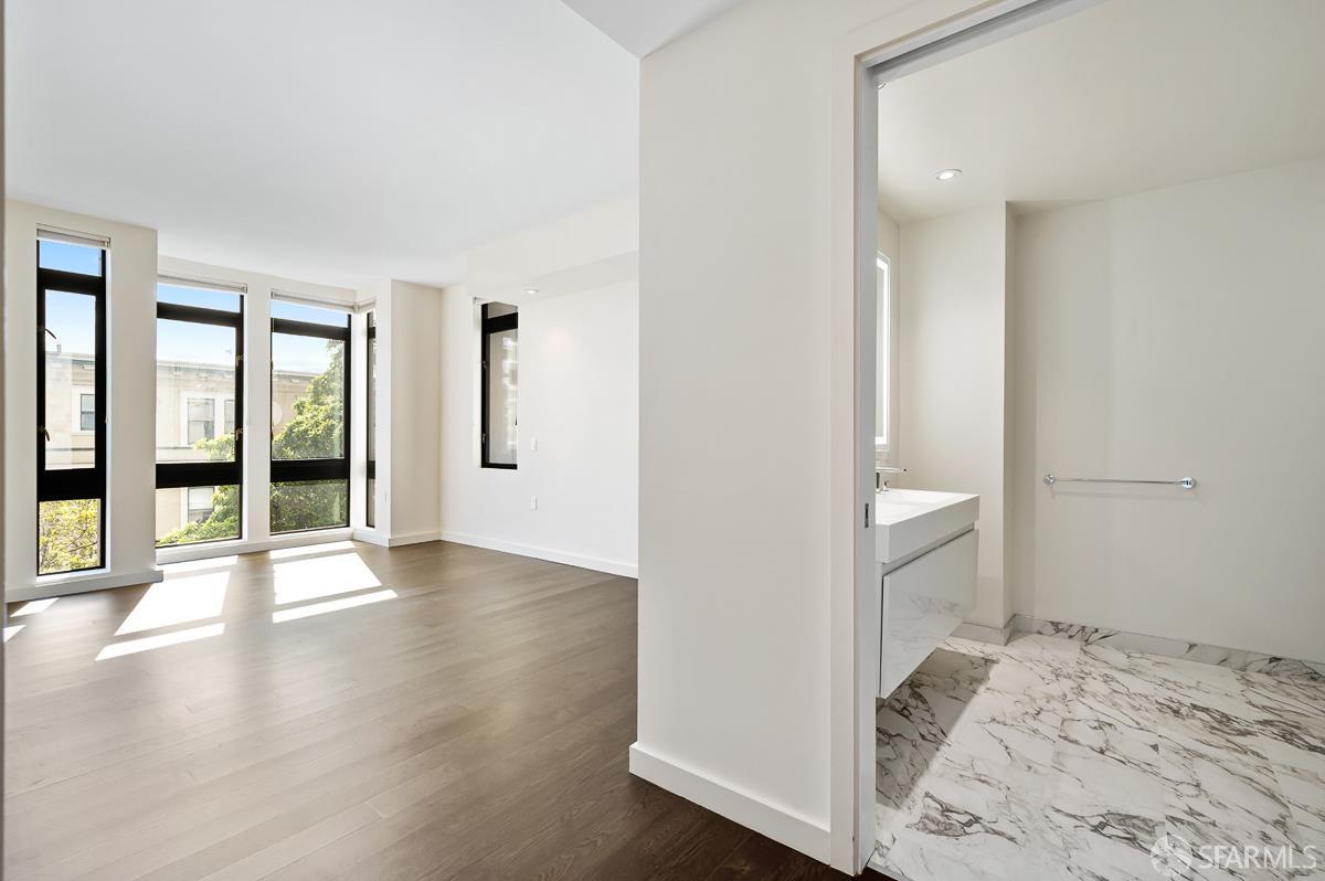 Detail Gallery Image 10 of 21 For 1601 Larkin St #302,  San Francisco,  CA 94109 - 2 Beds | 2 Baths