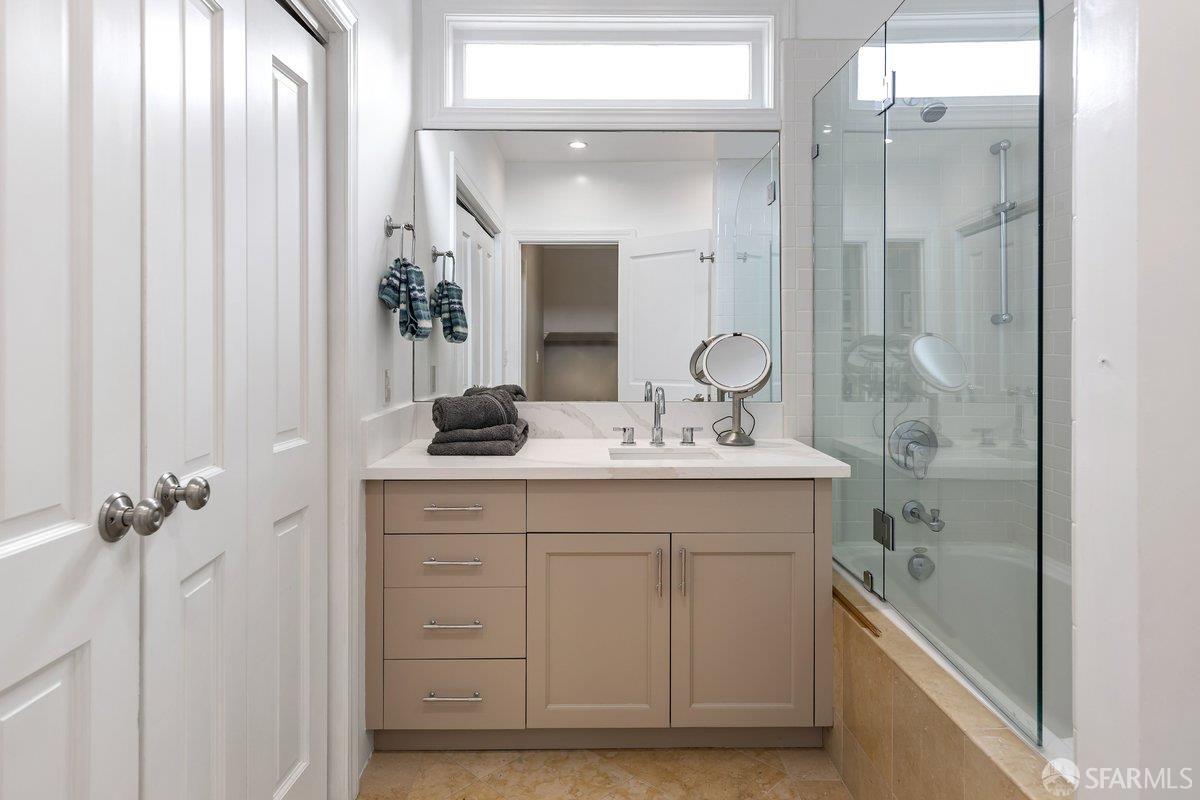 Detail Gallery Image 30 of 85 For 889 Elizabeth St, San Francisco,  CA 94114 - 4 Beds | 3/1 Baths