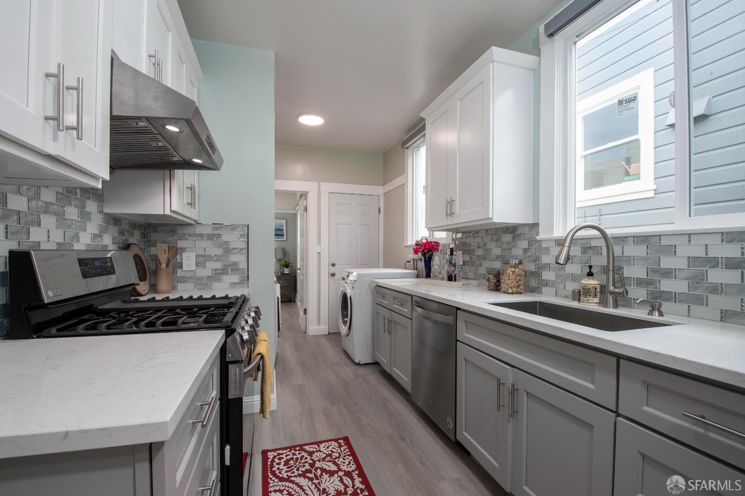 Detail Gallery Image 16 of 39 For 1482 18th Ave, San Francisco,  CA 94122 - 2 Beds | 1 Baths