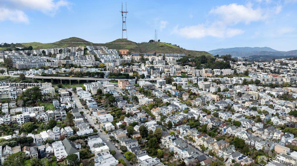 Detail Gallery Image 76 of 85 For 889 Elizabeth St, San Francisco,  CA 94114 - 4 Beds | 3/1 Baths