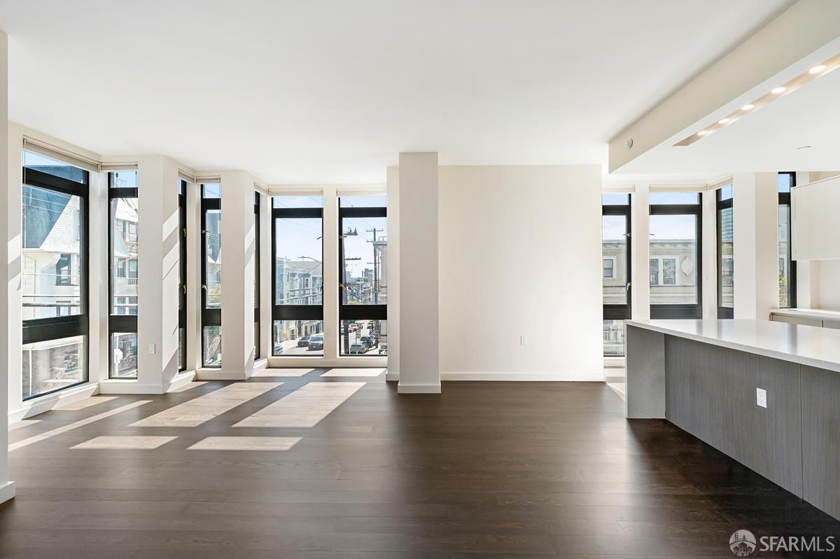 Detail Gallery Image 4 of 21 For 1601 Larkin St #302,  San Francisco,  CA 94109 - 2 Beds | 2 Baths