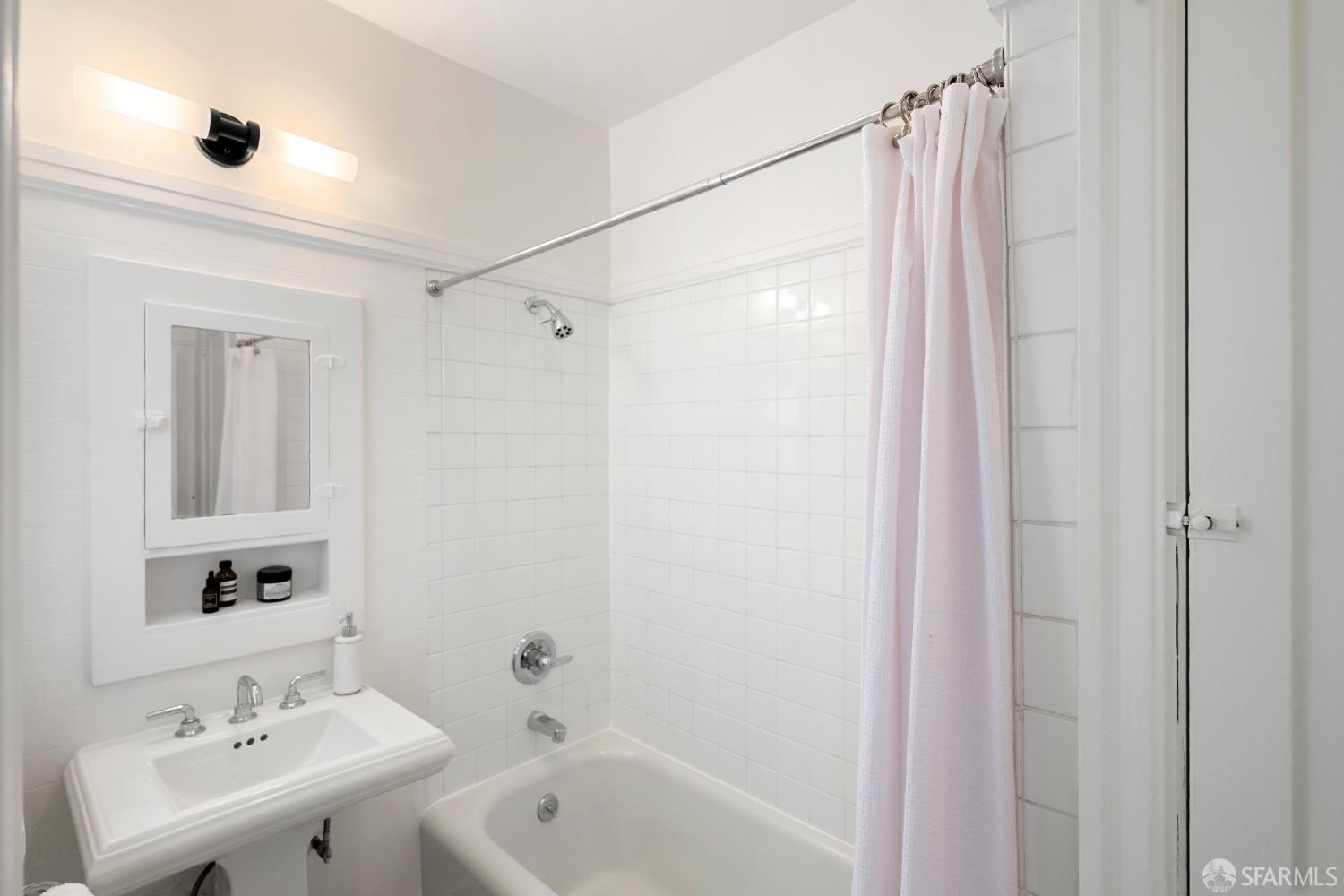 Photo #14: 426106492 Listing: Photo #14