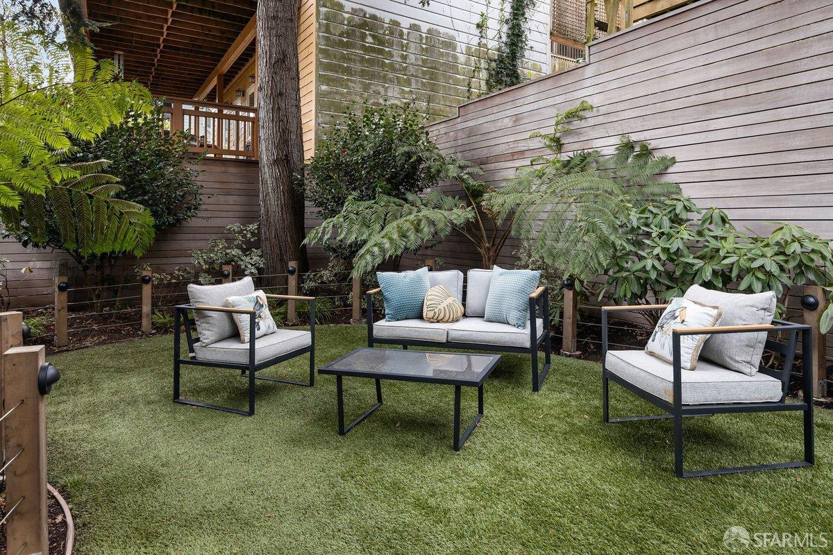 Detail Gallery Image 48 of 85 For 889 Elizabeth St, San Francisco,  CA 94114 - 4 Beds | 3/1 Baths