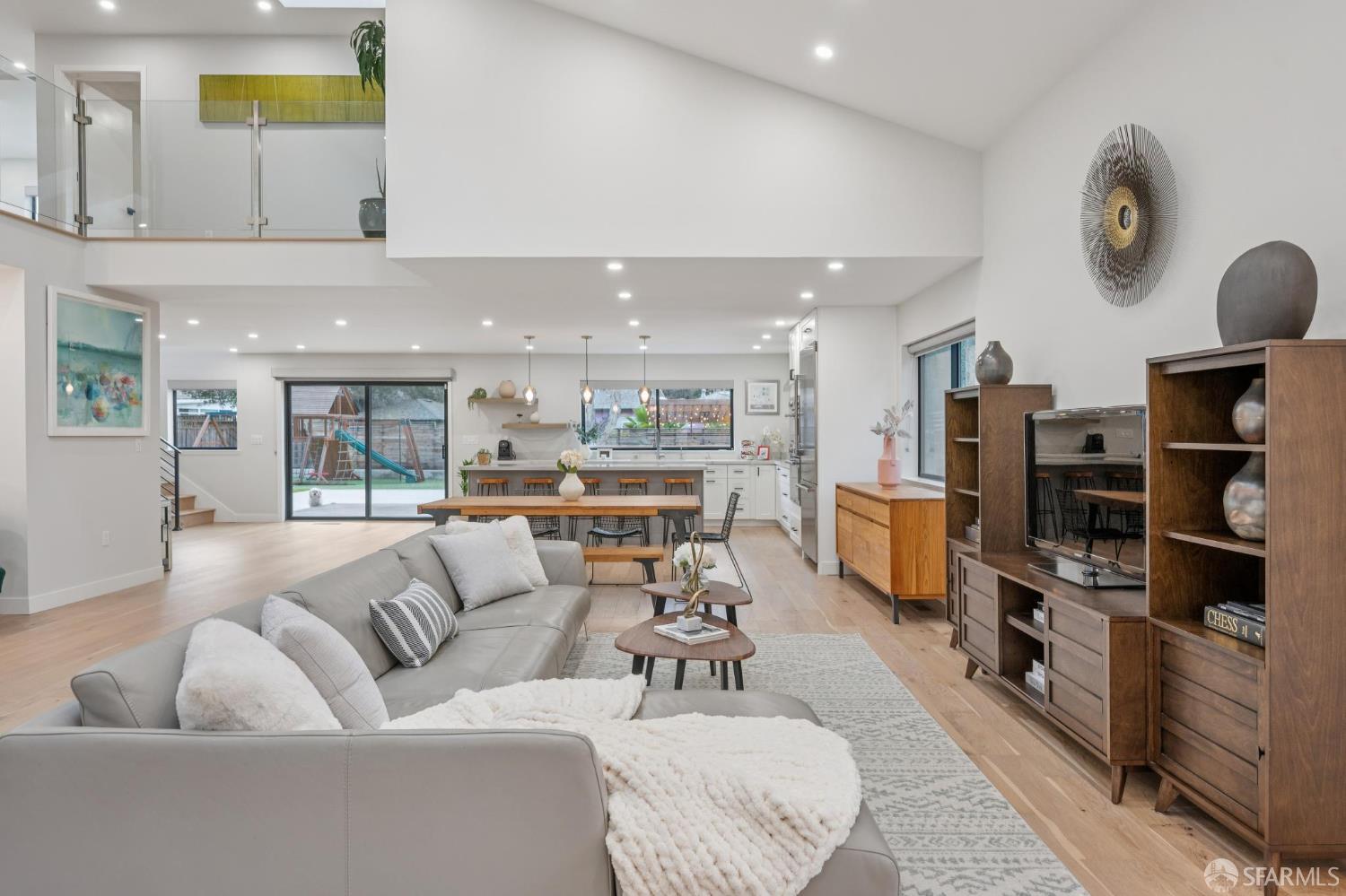 Detail Gallery Image 24 of 99 For 754 Cordilleras Ave, San Carlos,  CA 94070 - 4 Beds | 3 Baths