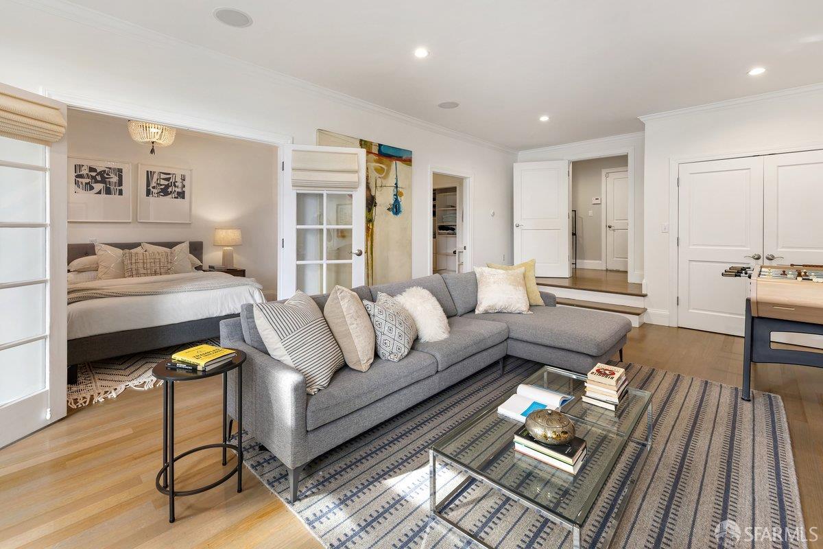 Detail Gallery Image 36 of 85 For 889 Elizabeth St, San Francisco,  CA 94114 - 4 Beds | 3/1 Baths