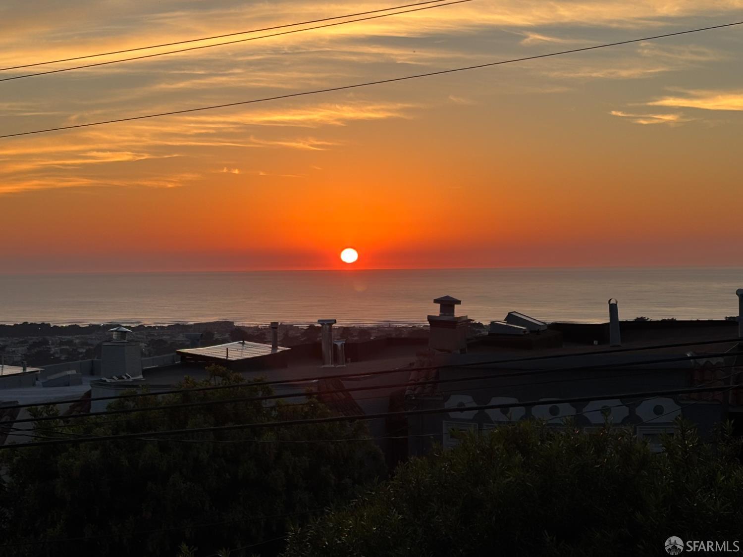 Detail Gallery Image 3 of 59 For 2306 25th Ave, San Francisco,  CA 94116 - 3 Beds | 2 Baths