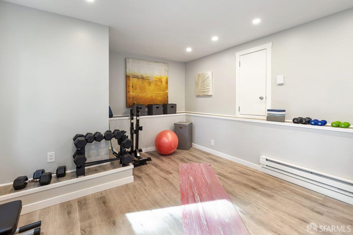 Detail Gallery Image 44 of 85 For 889 Elizabeth St, San Francisco,  CA 94114 - 4 Beds | 3/1 Baths