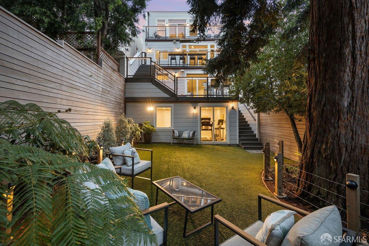 Detail Gallery Image 65 of 85 For 889 Elizabeth St, San Francisco,  CA 94114 - 4 Beds | 3/1 Baths