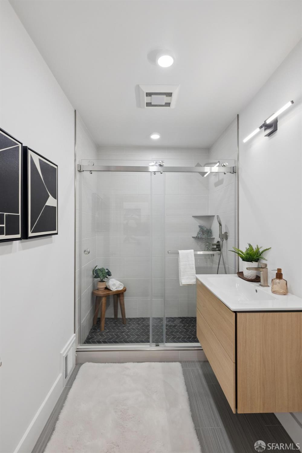 Detail Gallery Image 8 of 12 For 438 Avila St, San Francisco,  CA 94123 - – Beds | – Baths