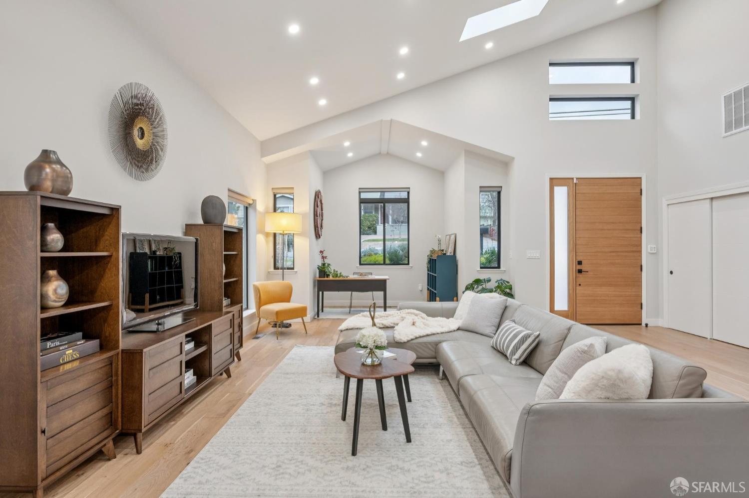 Detail Gallery Image 18 of 99 For 754 Cordilleras Ave, San Carlos,  CA 94070 - 4 Beds | 3 Baths