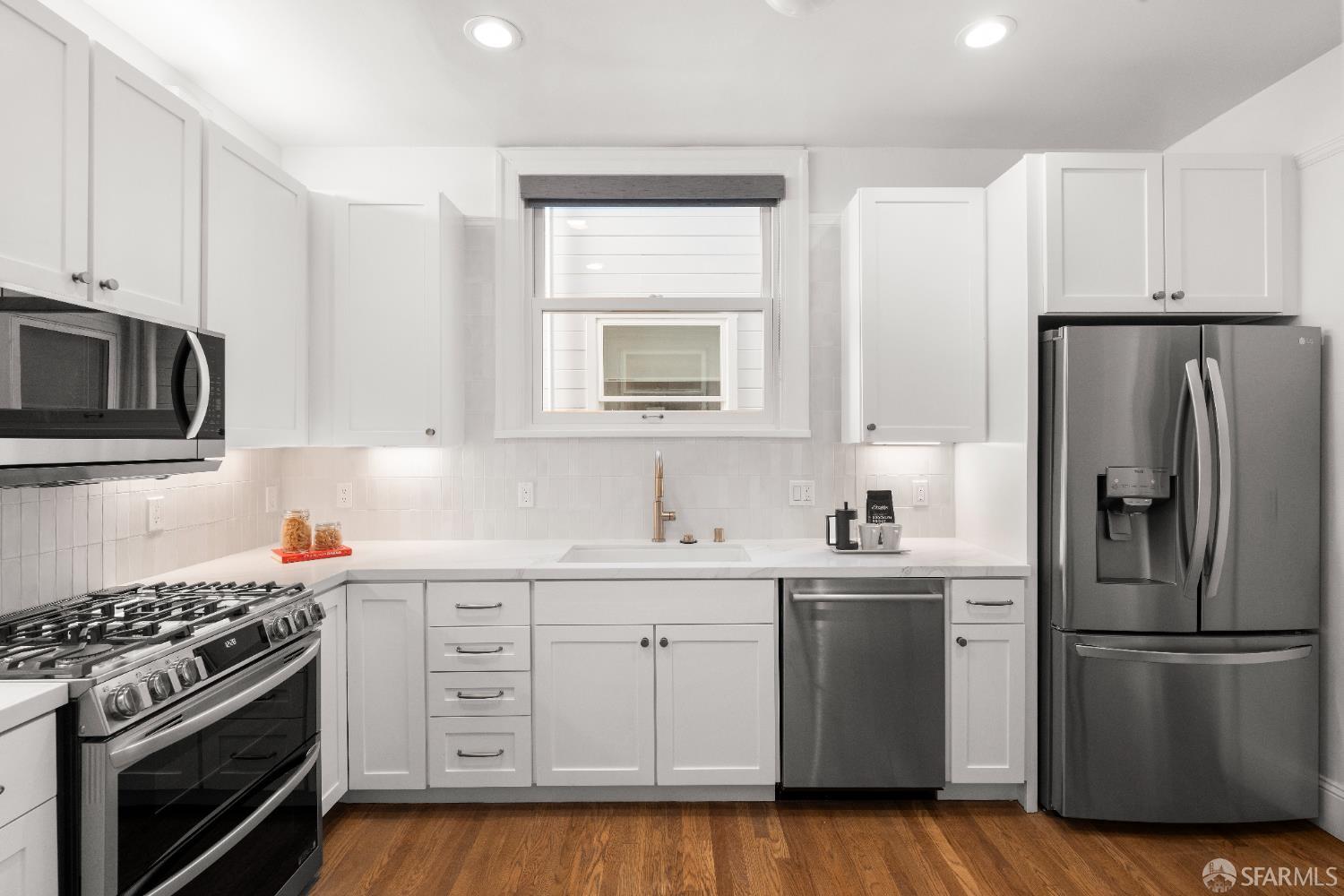 Photo #3: 426106492 Listing: Photo #3