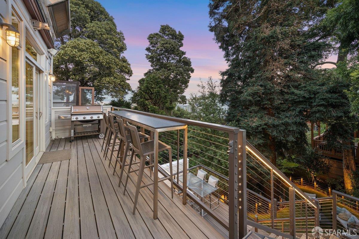 Detail Gallery Image 55 of 85 For 889 Elizabeth St, San Francisco,  CA 94114 - 4 Beds | 3/1 Baths