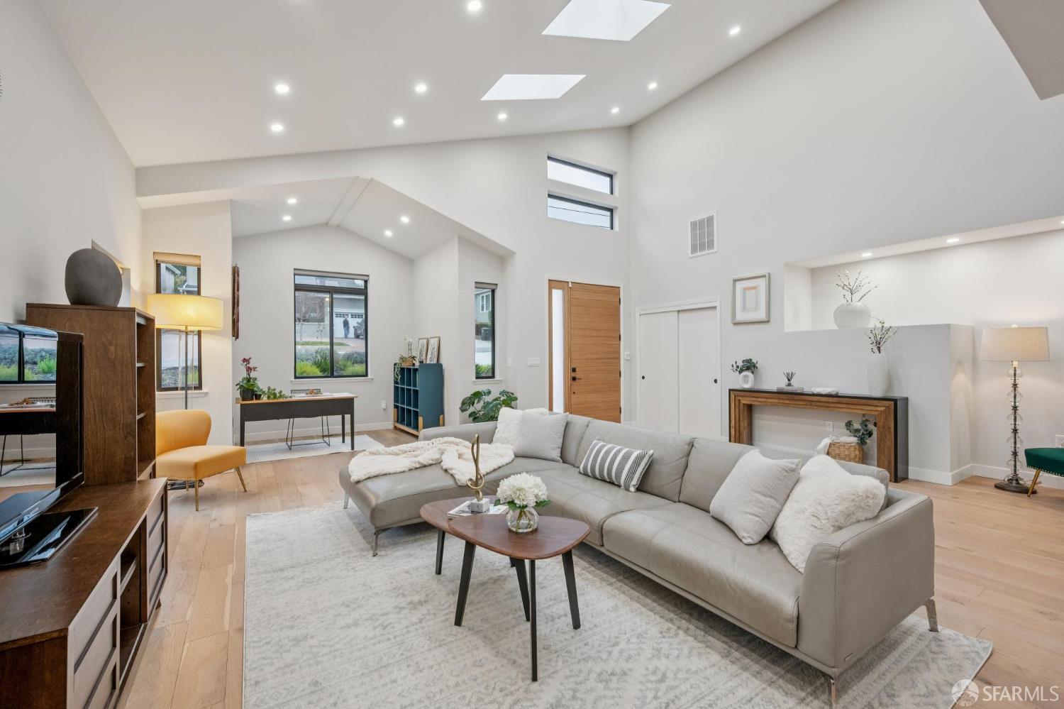 Detail Gallery Image 19 of 99 For 754 Cordilleras Ave, San Carlos,  CA 94070 - 4 Beds | 3 Baths