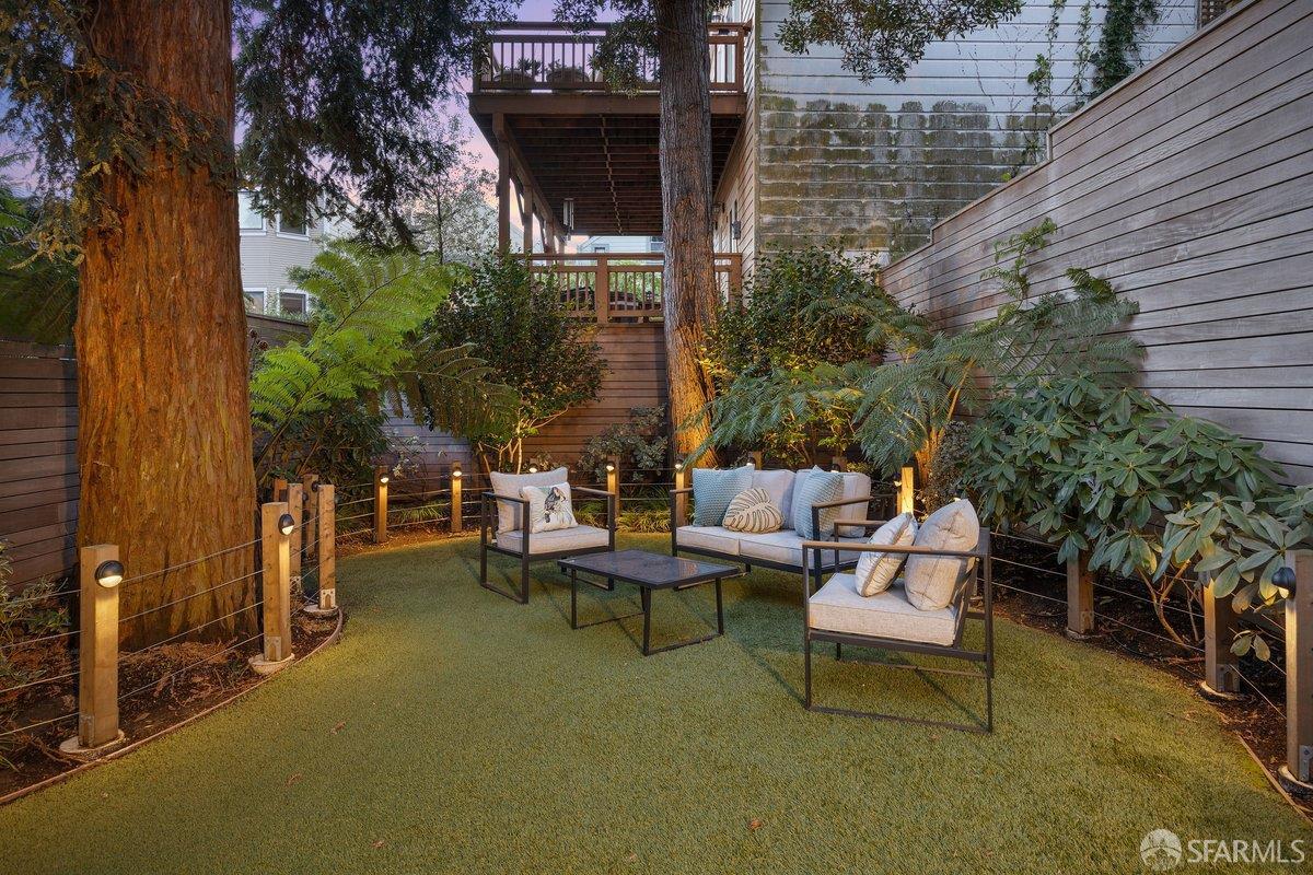 Detail Gallery Image 64 of 85 For 889 Elizabeth St, San Francisco,  CA 94114 - 4 Beds | 3/1 Baths