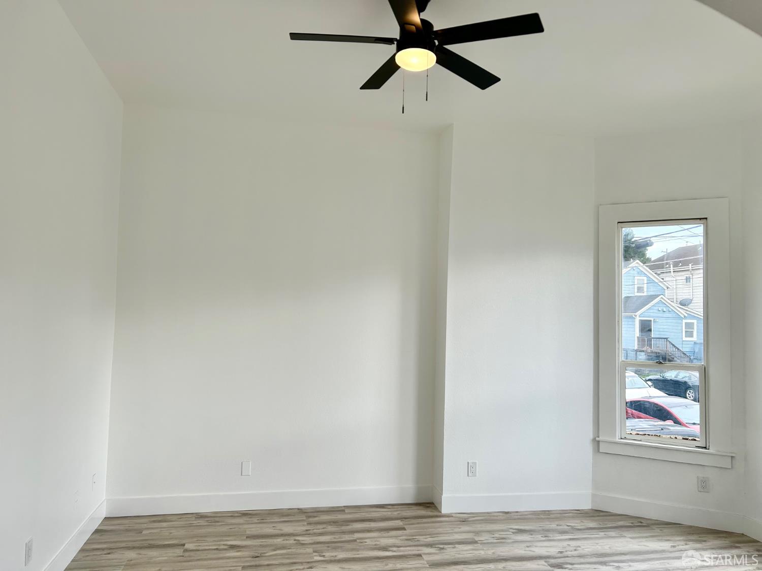 Detail Gallery Image 3 of 14 For 874 21st St, Oakland,  CA 94607 - 3 Beds | 1 Baths