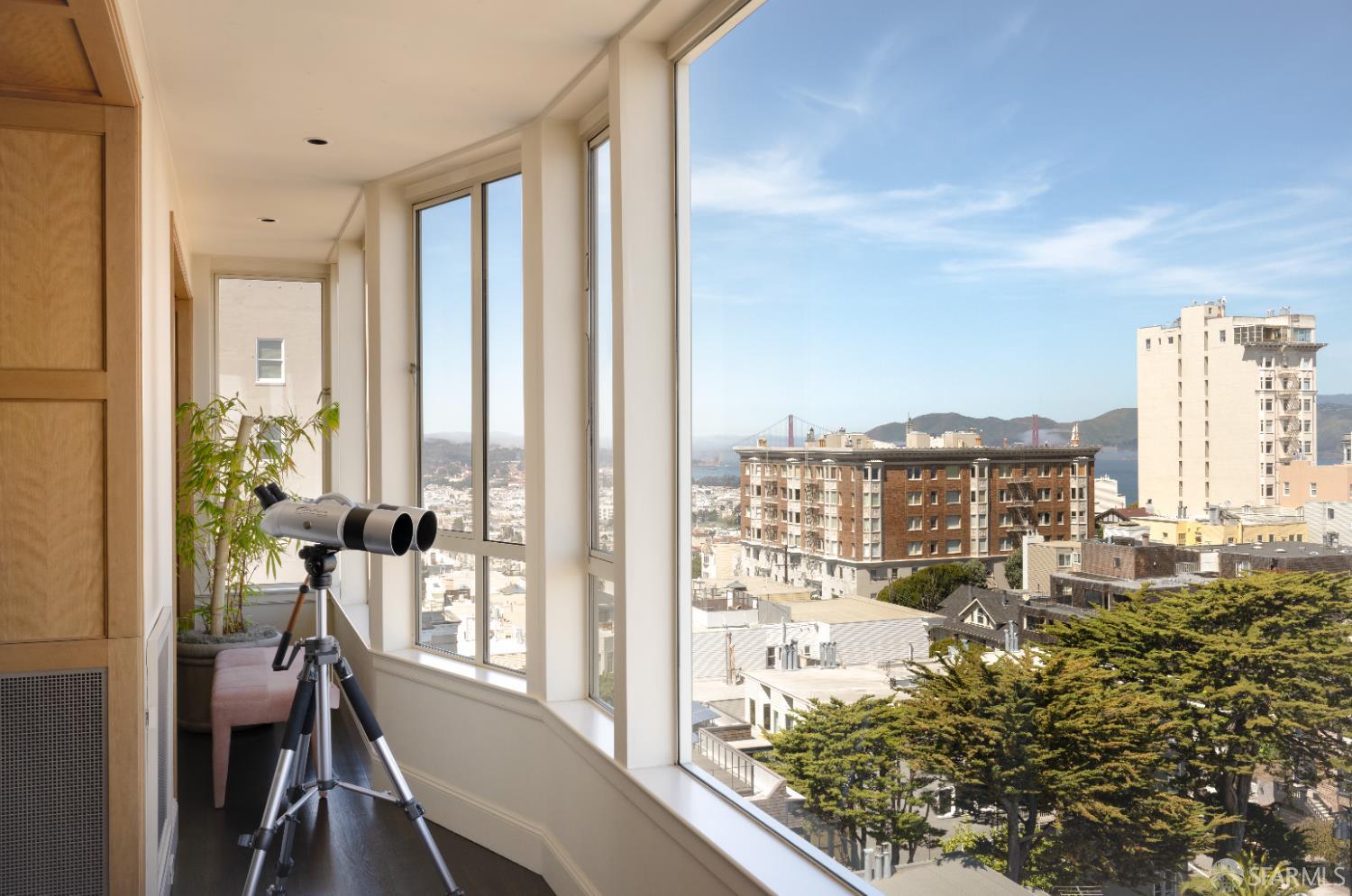 Detail Gallery Image 12 of 30 For 1100 Union St #1000,  San Francisco,  CA 94109 - 4 Beds | 4/2 Baths
