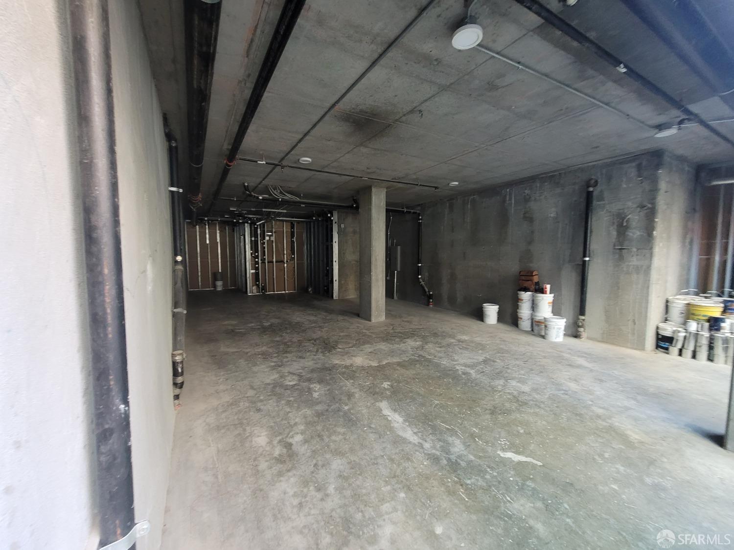 Detail Gallery Image 3 of 11 For 151 Fern St, San Francisco,  CA 94109 - – Beds | – Baths