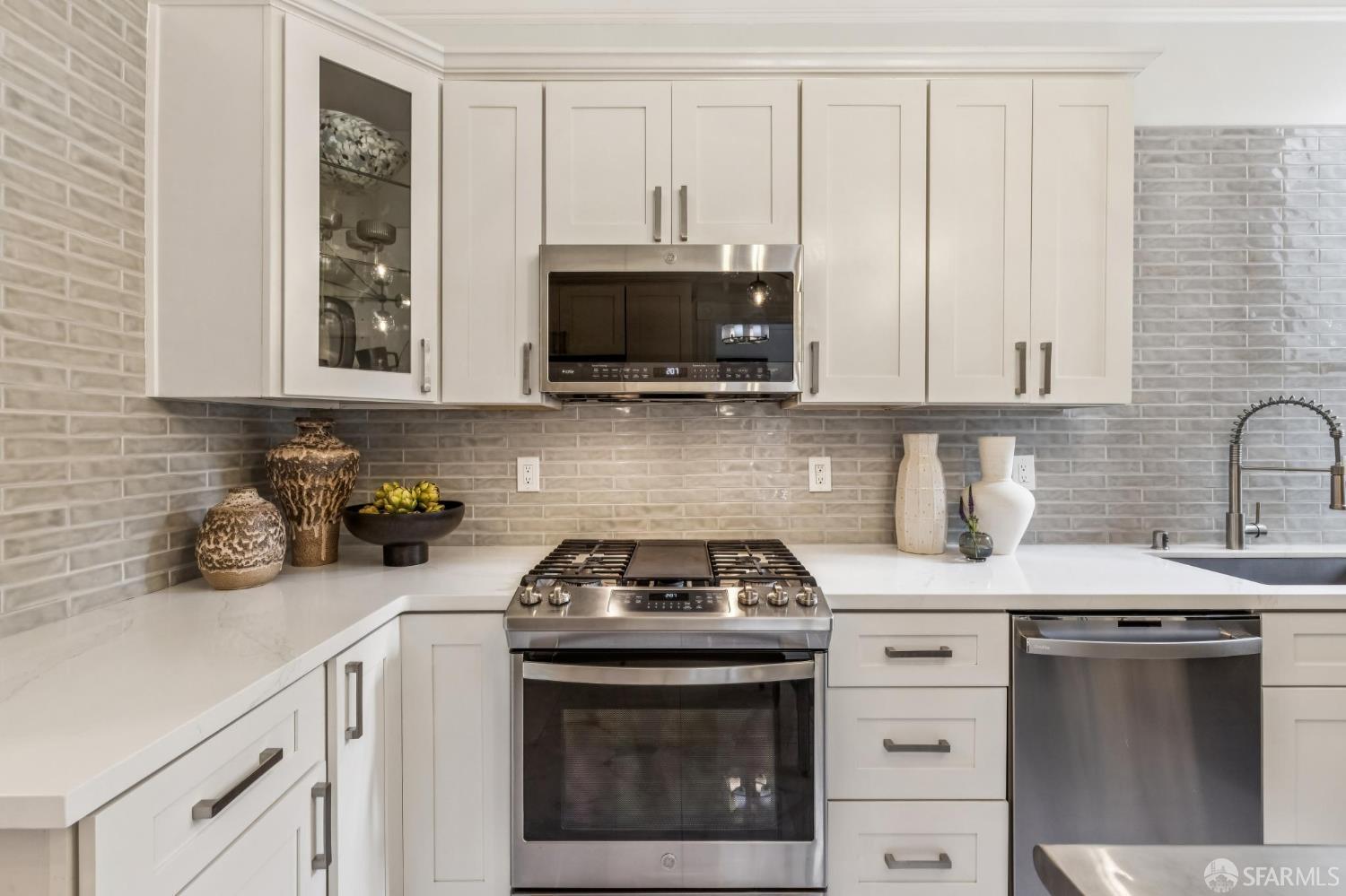 Detail Gallery Image 21 of 42 For 2079 Golden Gate Ave, San Francisco,  CA 94115 - 2 Beds | 2 Baths