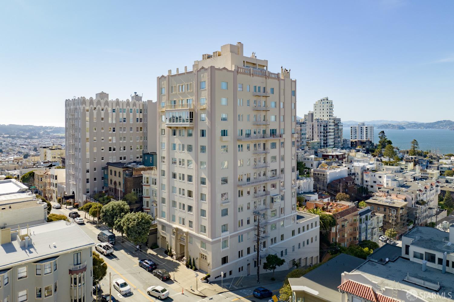 Detail Gallery Image 4 of 30 For 1100 Union St #1000,  San Francisco,  CA 94109 - 4 Beds | 4/2 Baths