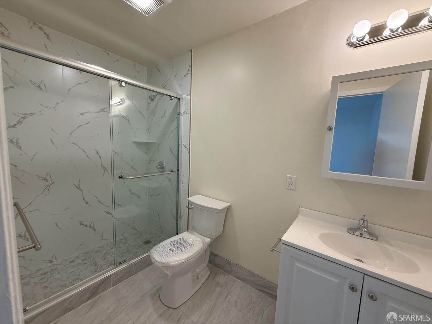 Detail Gallery Image 10 of 17 For 258 Dorland St #2,  San Francisco,  CA 94114 - 3 Beds | 2 Baths