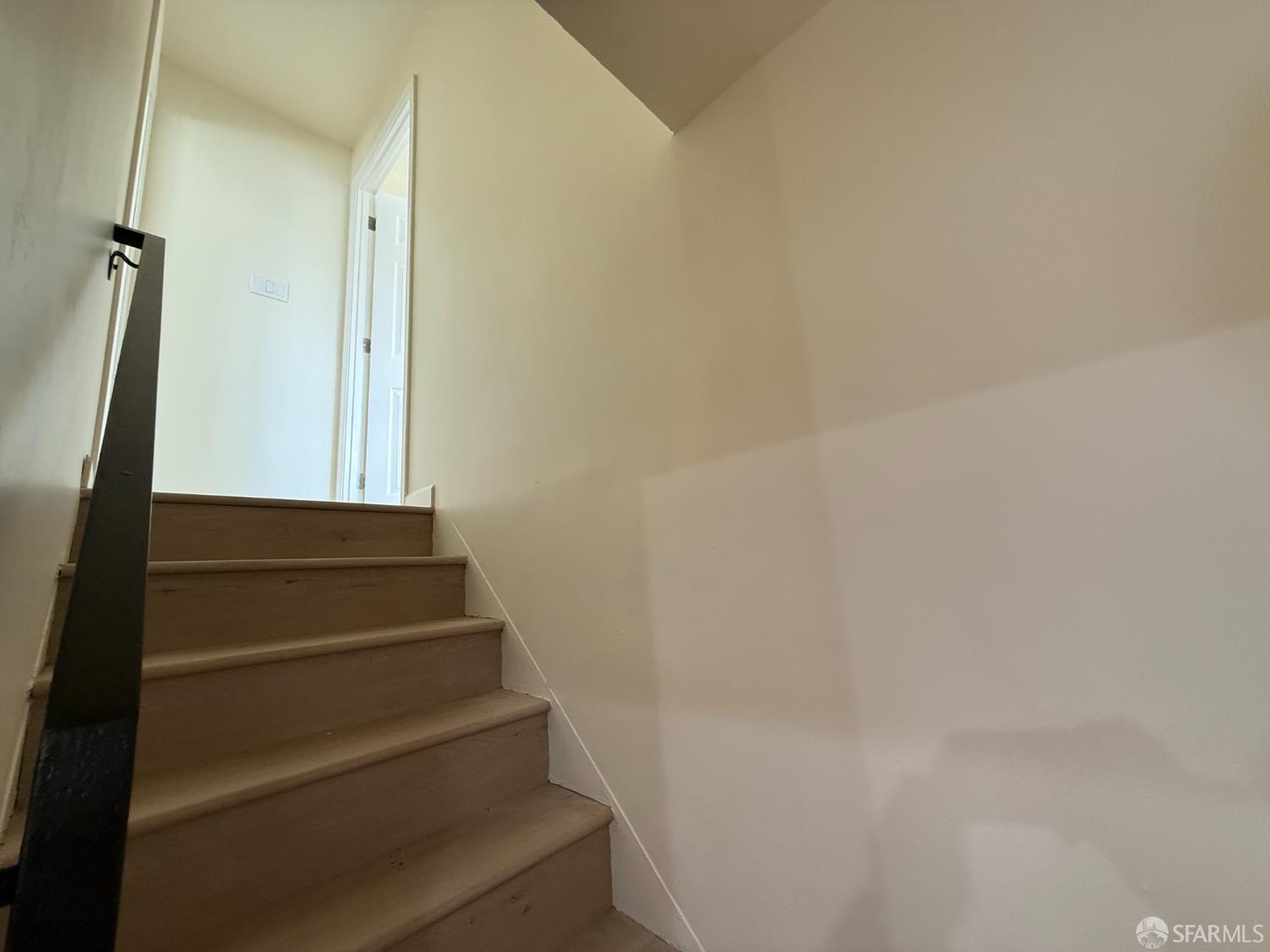 Detail Gallery Image 14 of 17 For 258 Dorland St #2,  San Francisco,  CA 94114 - 3 Beds | 2 Baths