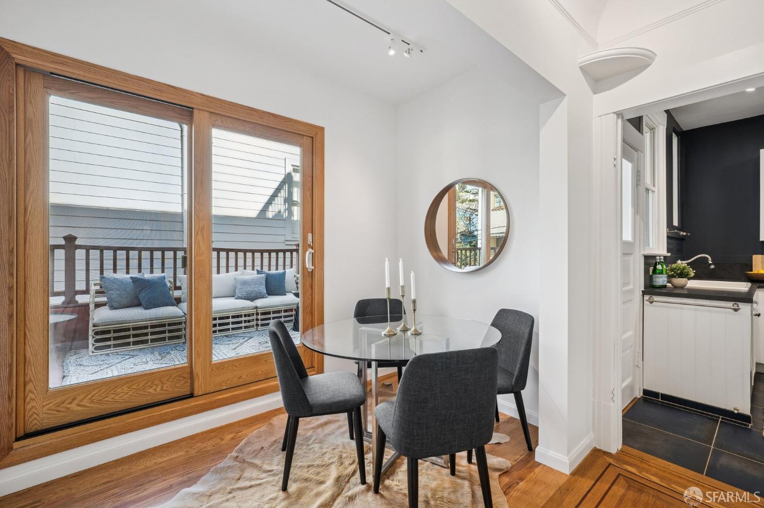 Detail Gallery Image 10 of 66 For 98 Caselli Ave, San Francisco,  CA 94114 - 3 Beds | 1/1 Baths