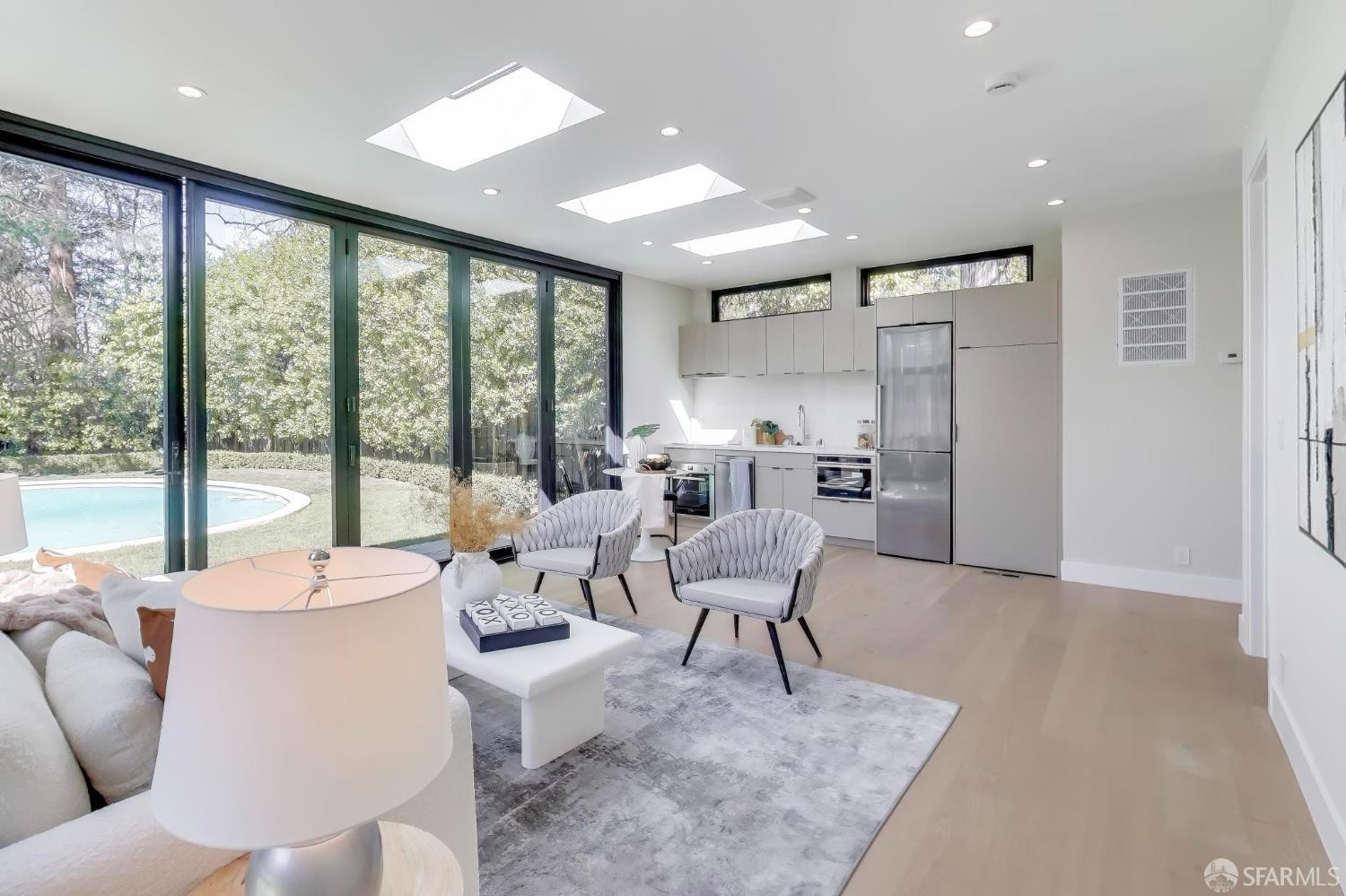 Detail Gallery Image 36 of 57 For 85 Rittenhouse Ave, Atherton,  CA 94027 - 5 Beds | 3/1 Baths