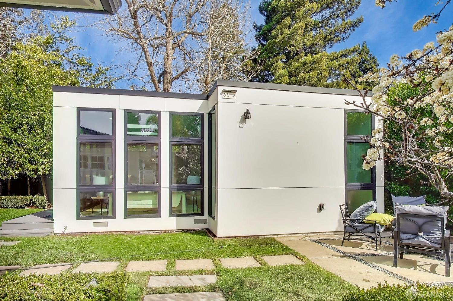 Detail Gallery Image 32 of 57 For 85 Rittenhouse Ave, Atherton,  CA 94027 - 5 Beds | 3/1 Baths