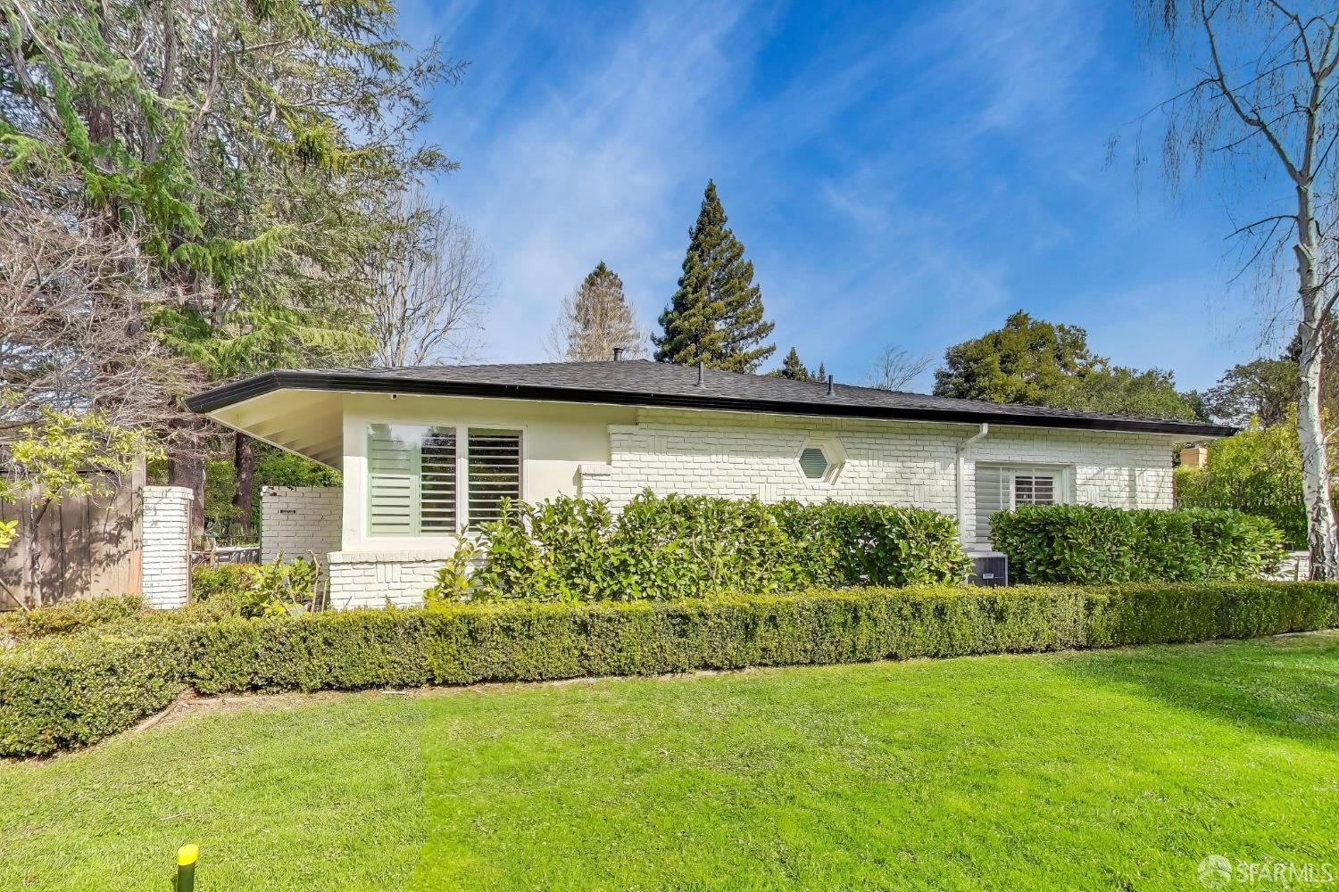 Detail Gallery Image 4 of 57 For 85 Rittenhouse Ave, Atherton,  CA 94027 - 5 Beds | 3/1 Baths