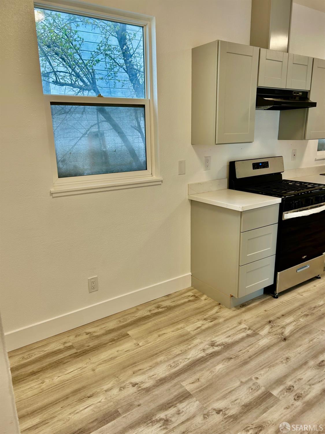 Detail Gallery Image 8 of 14 For 874 21st St, Oakland,  CA 94607 - 3 Beds | 1 Baths