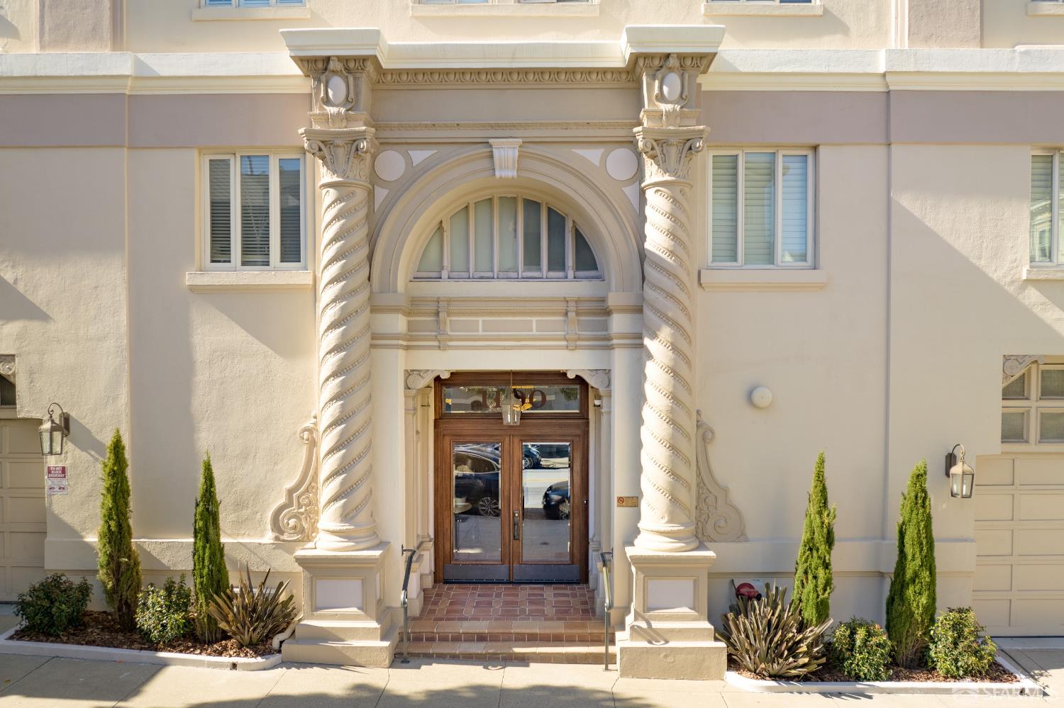 Detail Gallery Image 5 of 30 For 1100 Union St #1000,  San Francisco,  CA 94109 - 4 Beds | 4/2 Baths